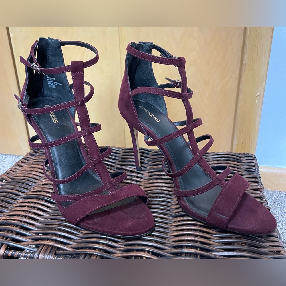 Express - Women’s Size 10 - High Heel